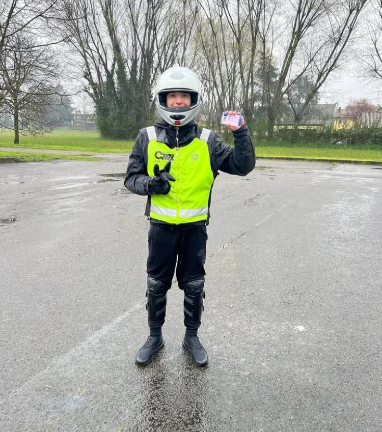 e9a7eb61-52f7-4e6f-ba1c-ac50f4e83682